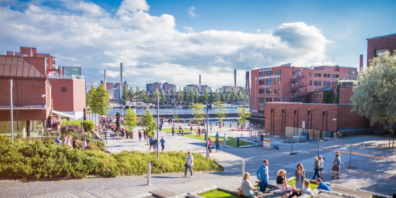 Tampereen kosken seutu kesällä